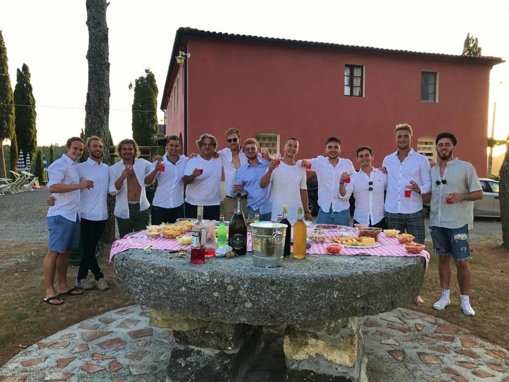Casa Vacanze Podere Marilla Peccioli Екстериор снимка